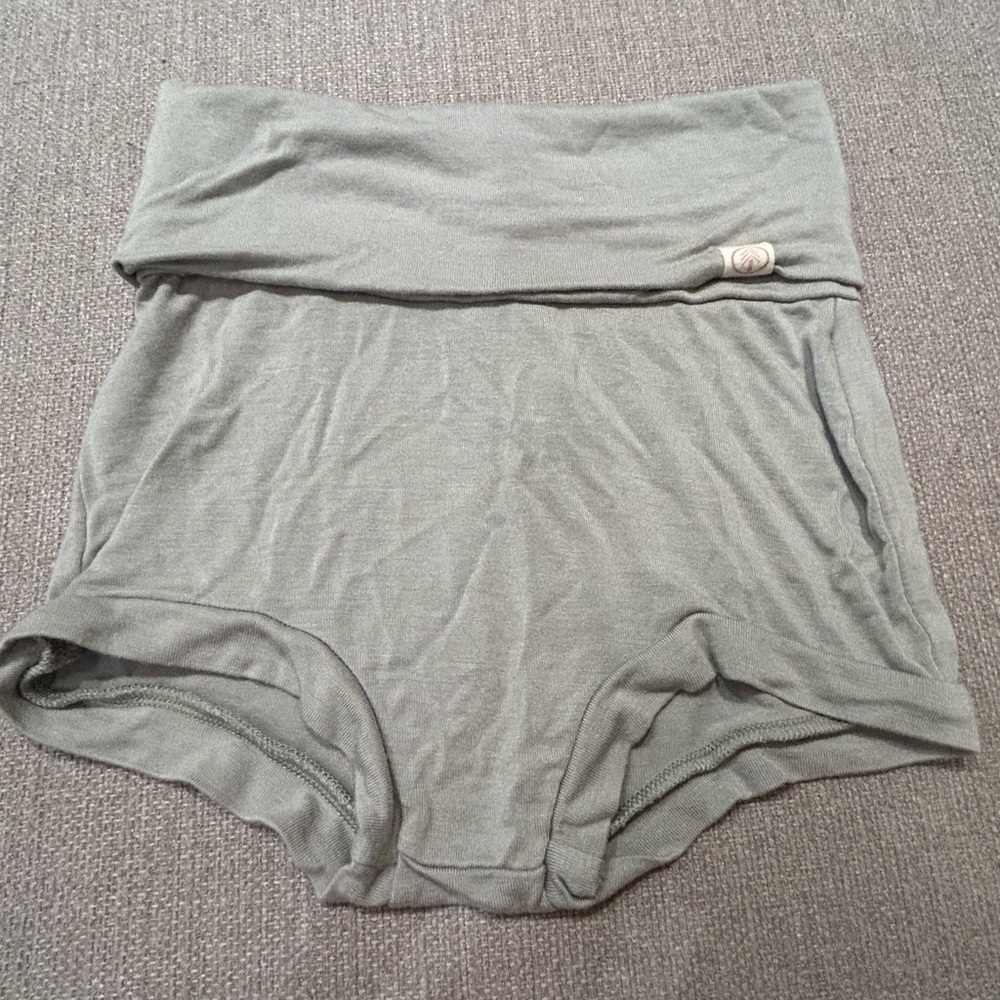 Tenth and Pine bamboo bloomer shorties 4T